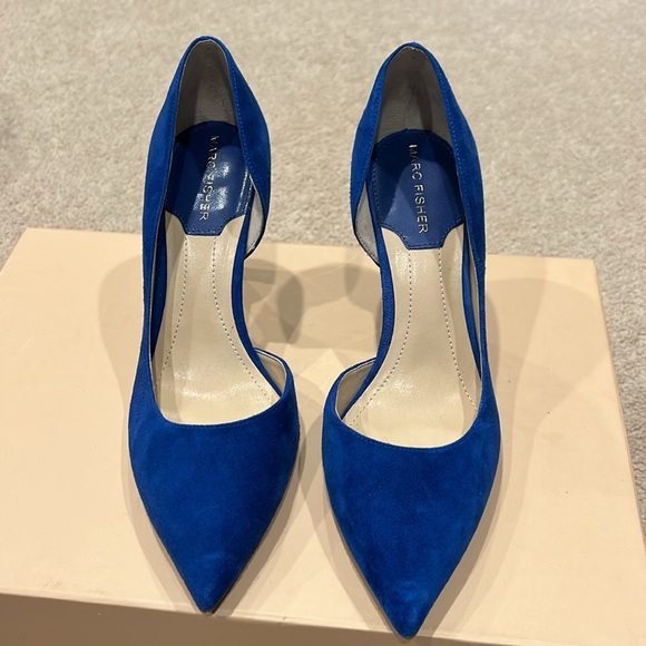Marc Fisher blue suede heels. Size 6.5. Excellent condition. Suede upper. - Picture 2 of 5